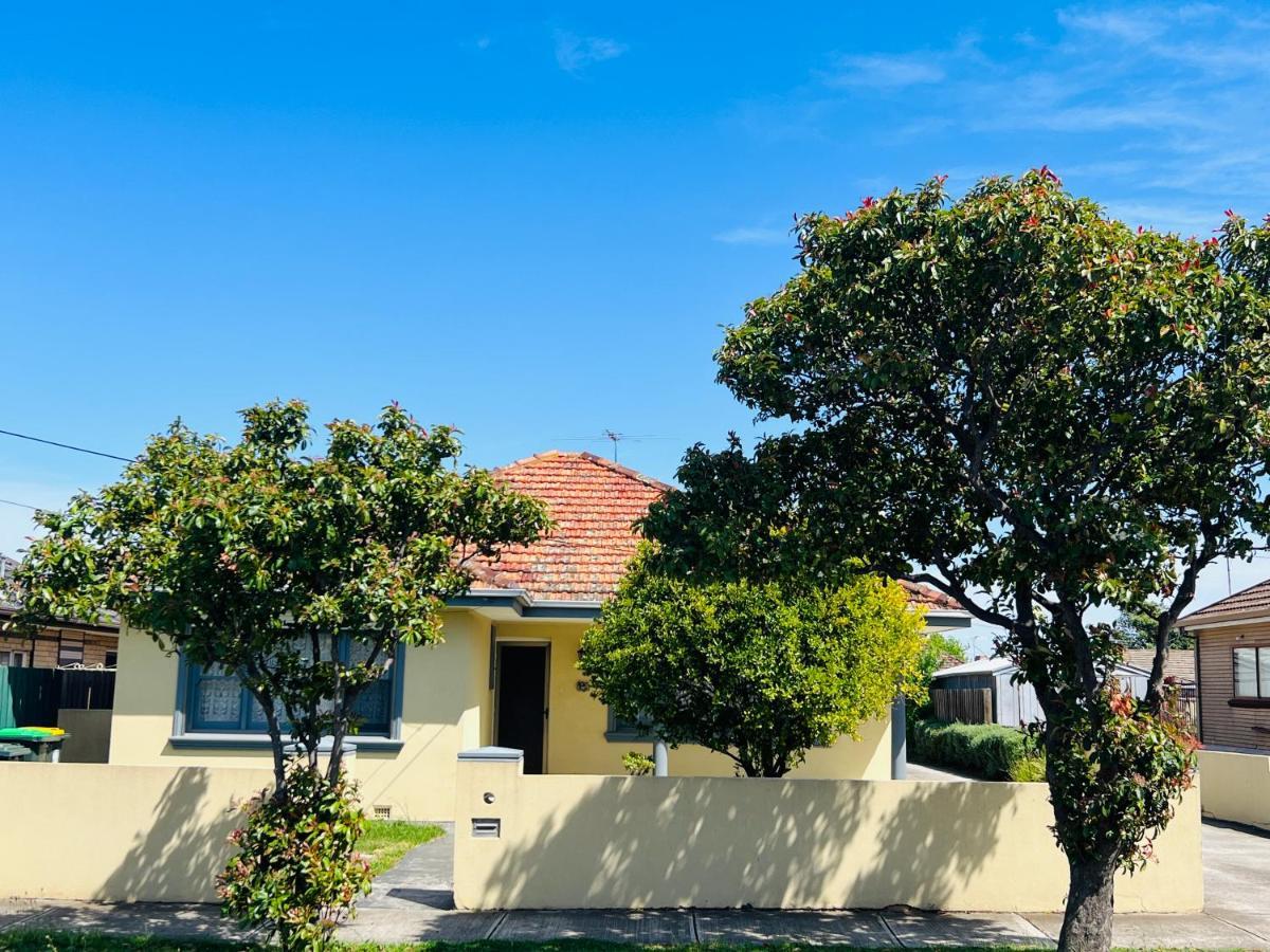 סיינט אלבאנס Cosy 4Br Home 15 Minutes Away From Melbourne Airport מראה חיצוני תמונה