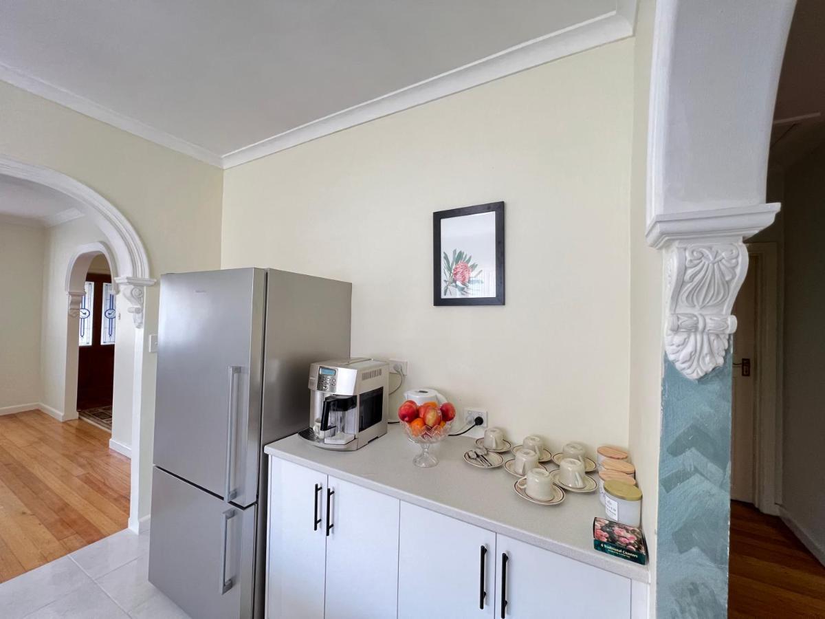 סיינט אלבאנס Cosy 4Br Home 15 Minutes Away From Melbourne Airport מראה חיצוני תמונה
