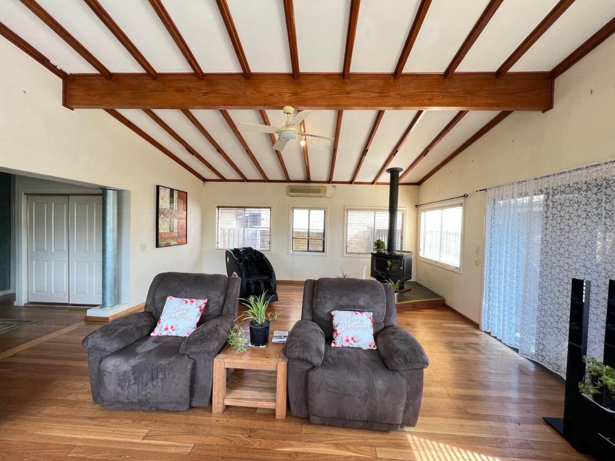 סיינט אלבאנס Cosy 4Br Home 15 Minutes Away From Melbourne Airport מראה חיצוני תמונה