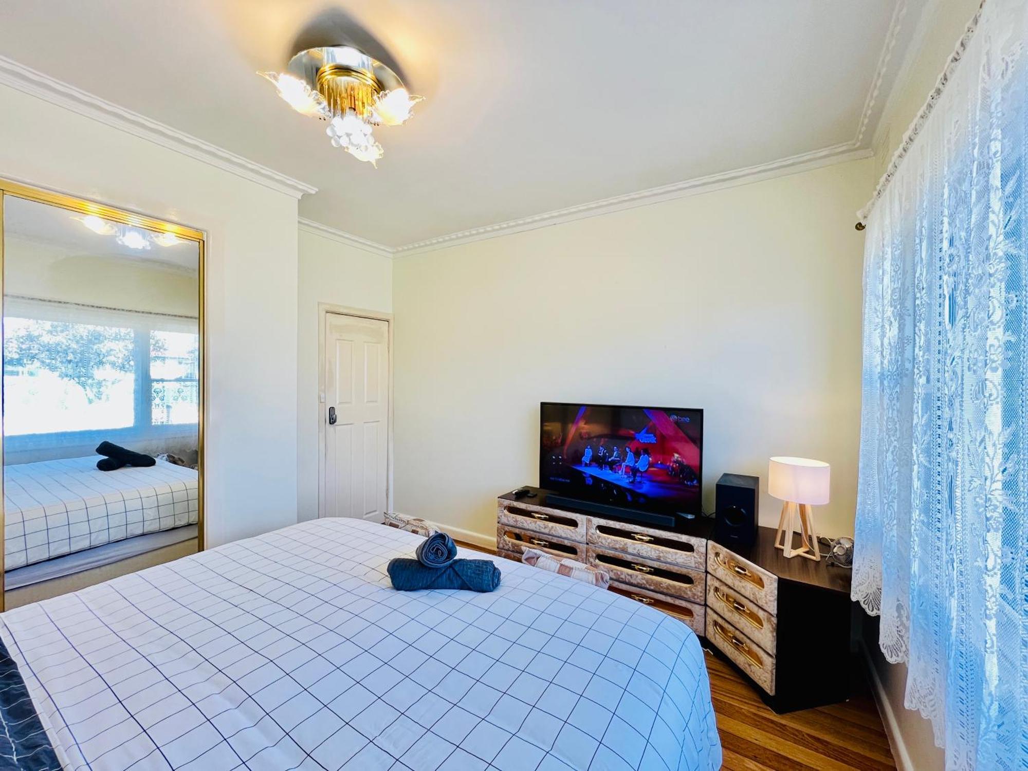סיינט אלבאנס Cosy 4Br Home 15 Minutes Away From Melbourne Airport מראה חיצוני תמונה