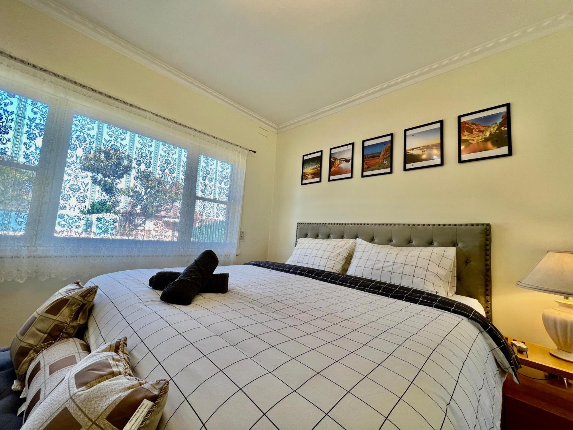 סיינט אלבאנס Cosy 4Br Home 15 Minutes Away From Melbourne Airport מראה חיצוני תמונה