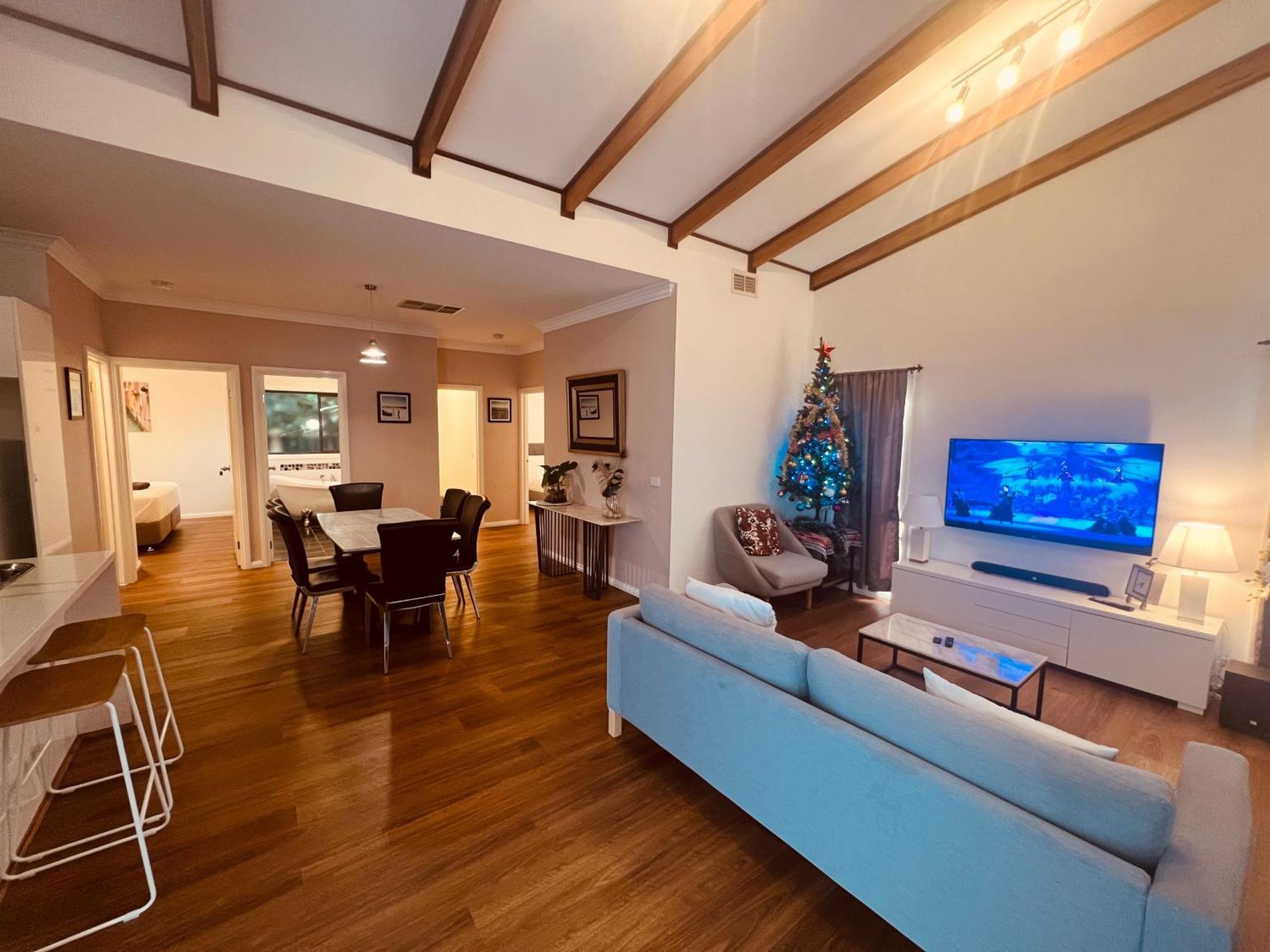 סיינט אלבאנס Cosy 4Br Home 15 Minutes Away From Melbourne Airport מראה חיצוני תמונה