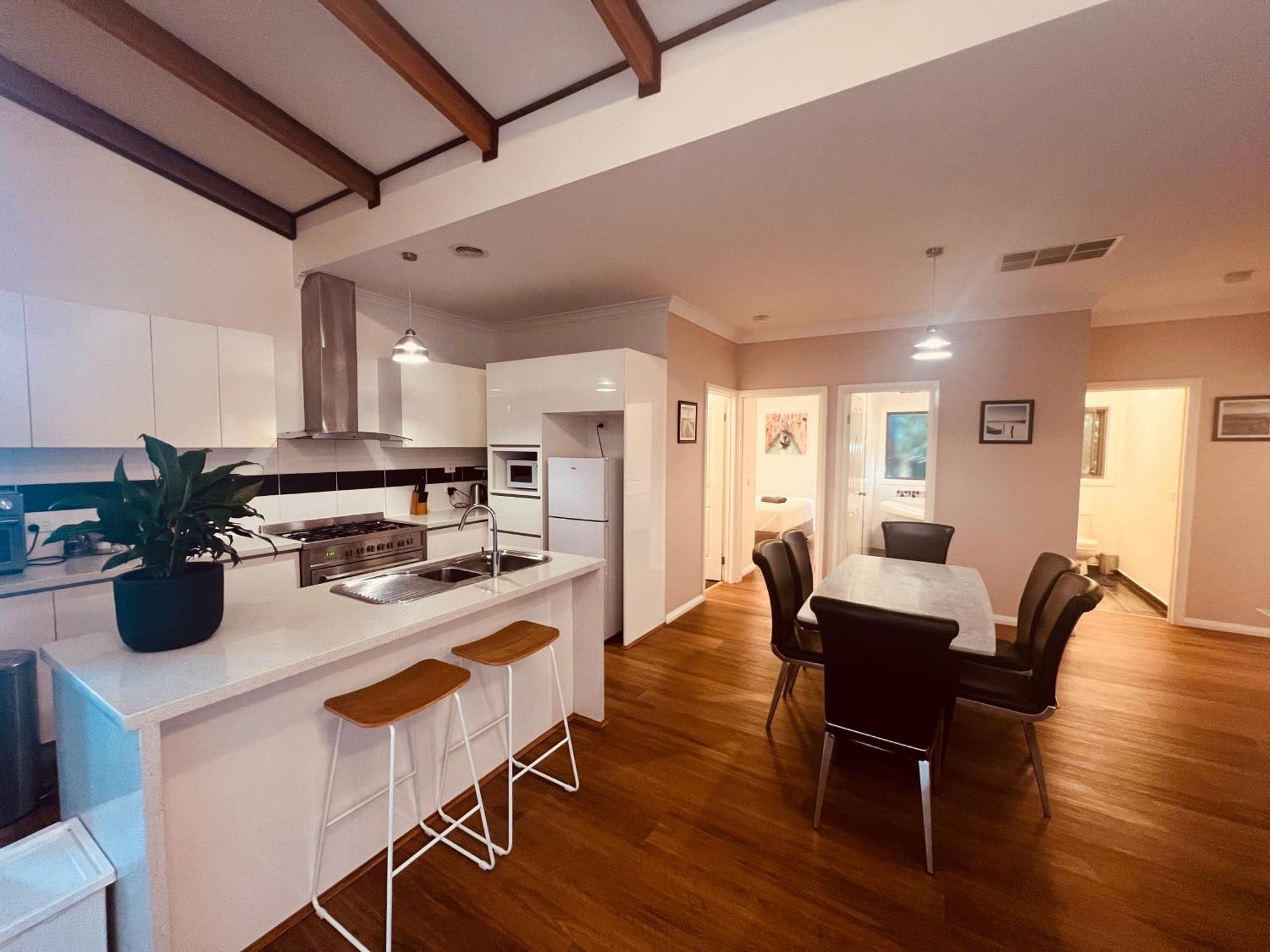 סיינט אלבאנס Cosy 4Br Home 15 Minutes Away From Melbourne Airport מראה חיצוני תמונה