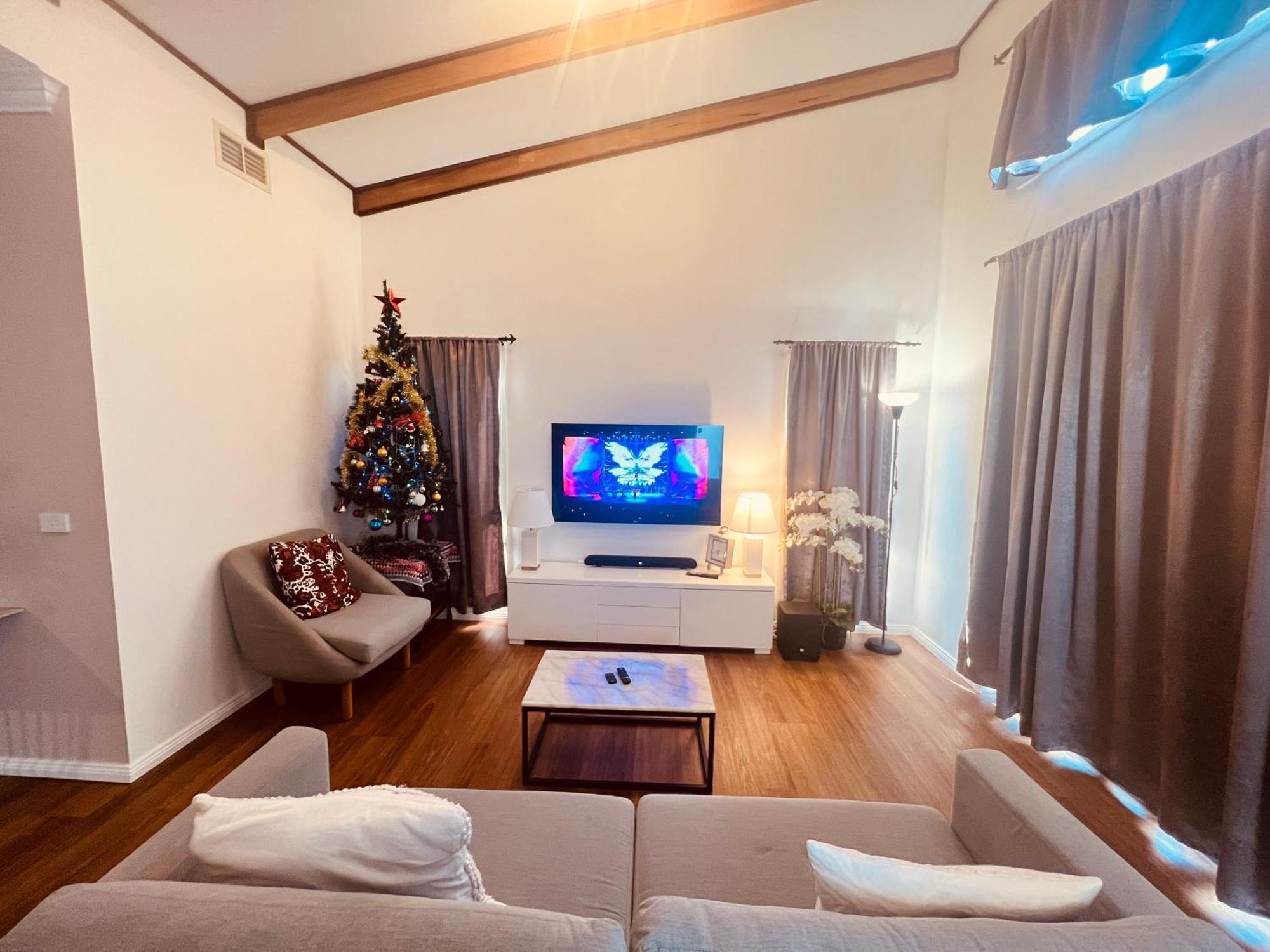 סיינט אלבאנס Cosy 4Br Home 15 Minutes Away From Melbourne Airport מראה חיצוני תמונה