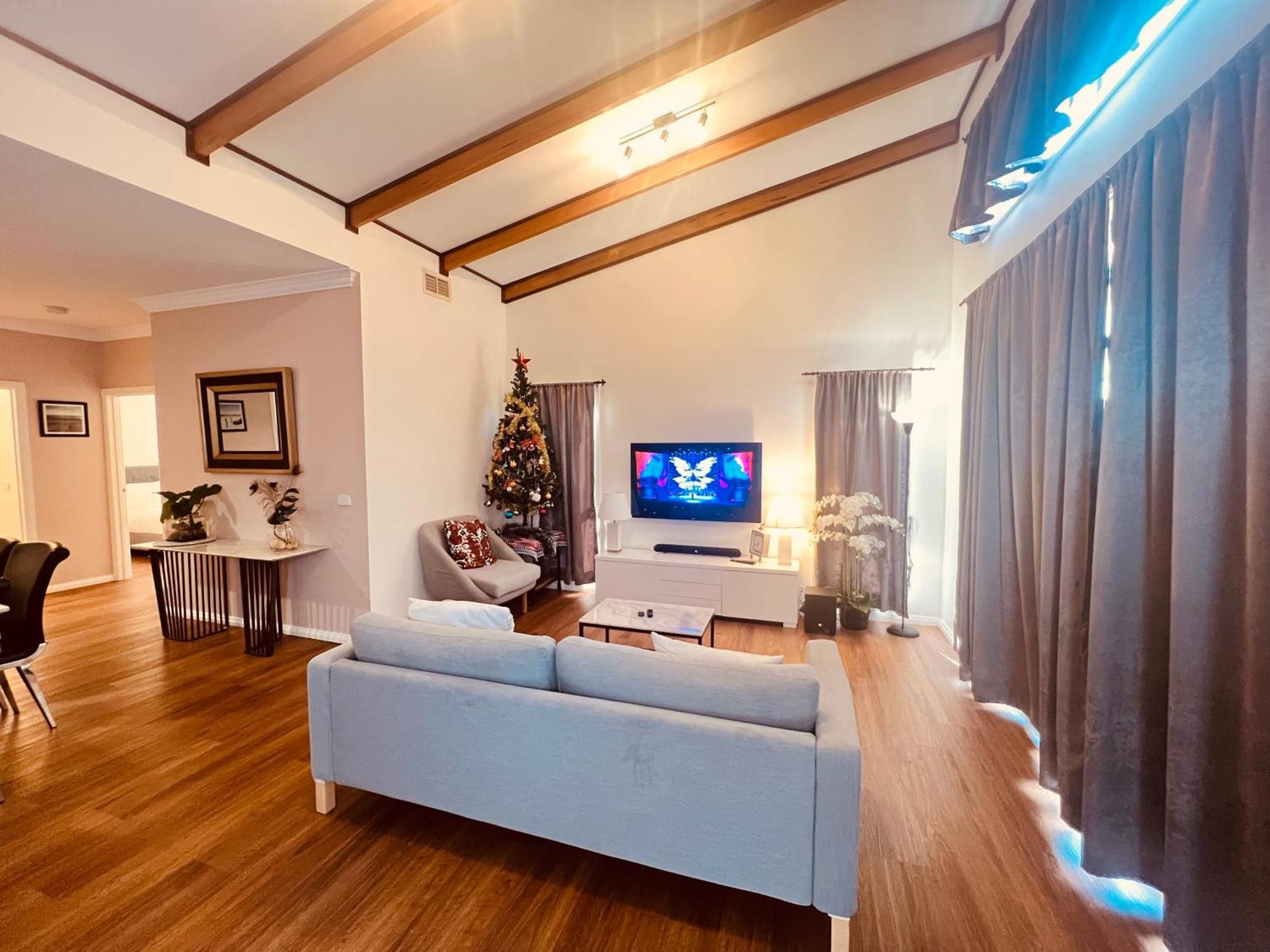 סיינט אלבאנס Cosy 4Br Home 15 Minutes Away From Melbourne Airport מראה חיצוני תמונה