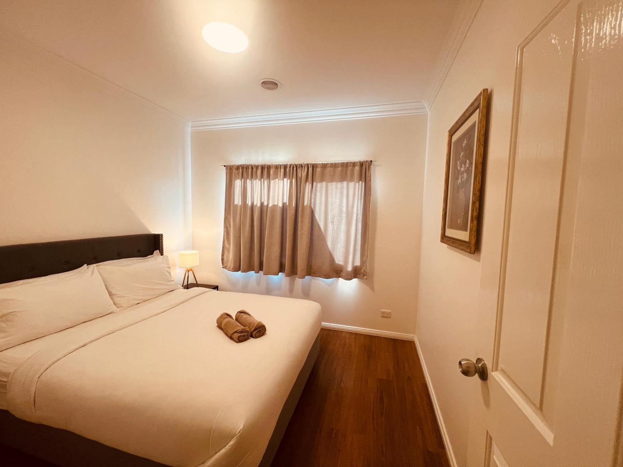 סיינט אלבאנס Cosy 4Br Home 15 Minutes Away From Melbourne Airport מראה חיצוני תמונה