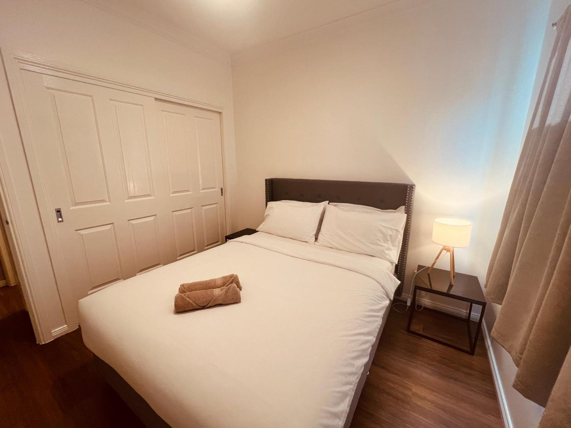 סיינט אלבאנס Cosy 4Br Home 15 Minutes Away From Melbourne Airport מראה חיצוני תמונה