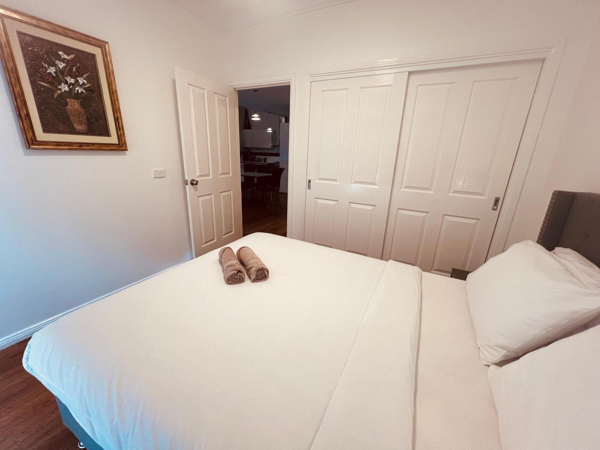 סיינט אלבאנס Cosy 4Br Home 15 Minutes Away From Melbourne Airport מראה חיצוני תמונה